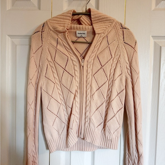 NWOT Aritzia Sunday Best Gigi Sweater Shy Pink XS - Picture 2 of 2